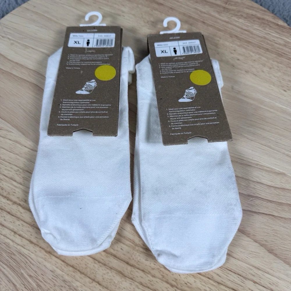 2 On Cloud Performance Low Size XL 11.5-12.5 White Ivory Mesh Running Socks